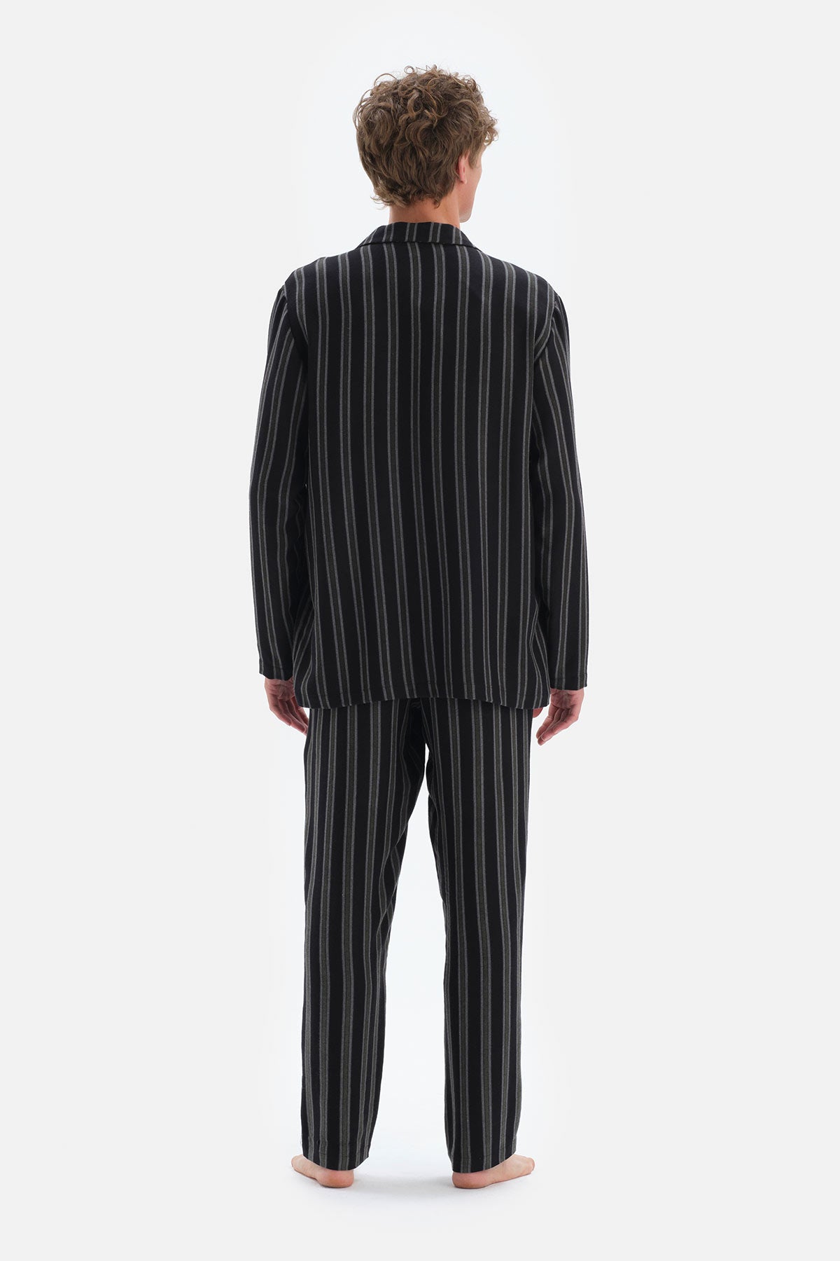 Siyah Çizgili Uzun Kol Ceket Yaka Pijama Takımı
