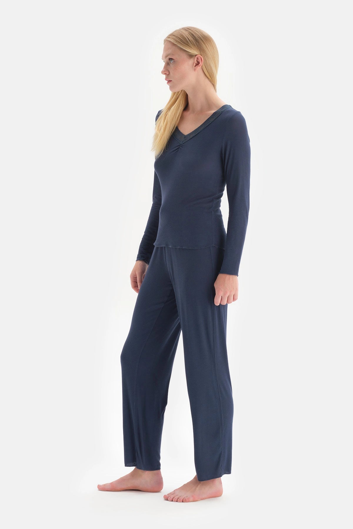 Lacivert Uzun Kol V Yaka Büzgülü Viskon Pijama Takımı