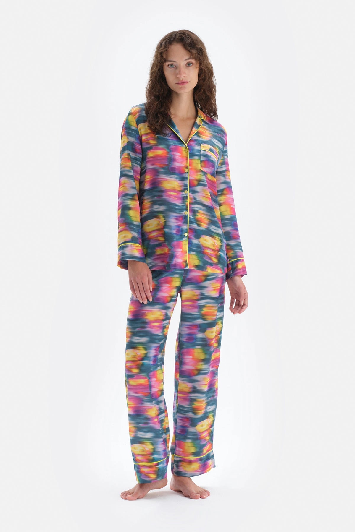 Multicolour Metraj Baskılı Gömlek Yaka Saten Pijama Takımı