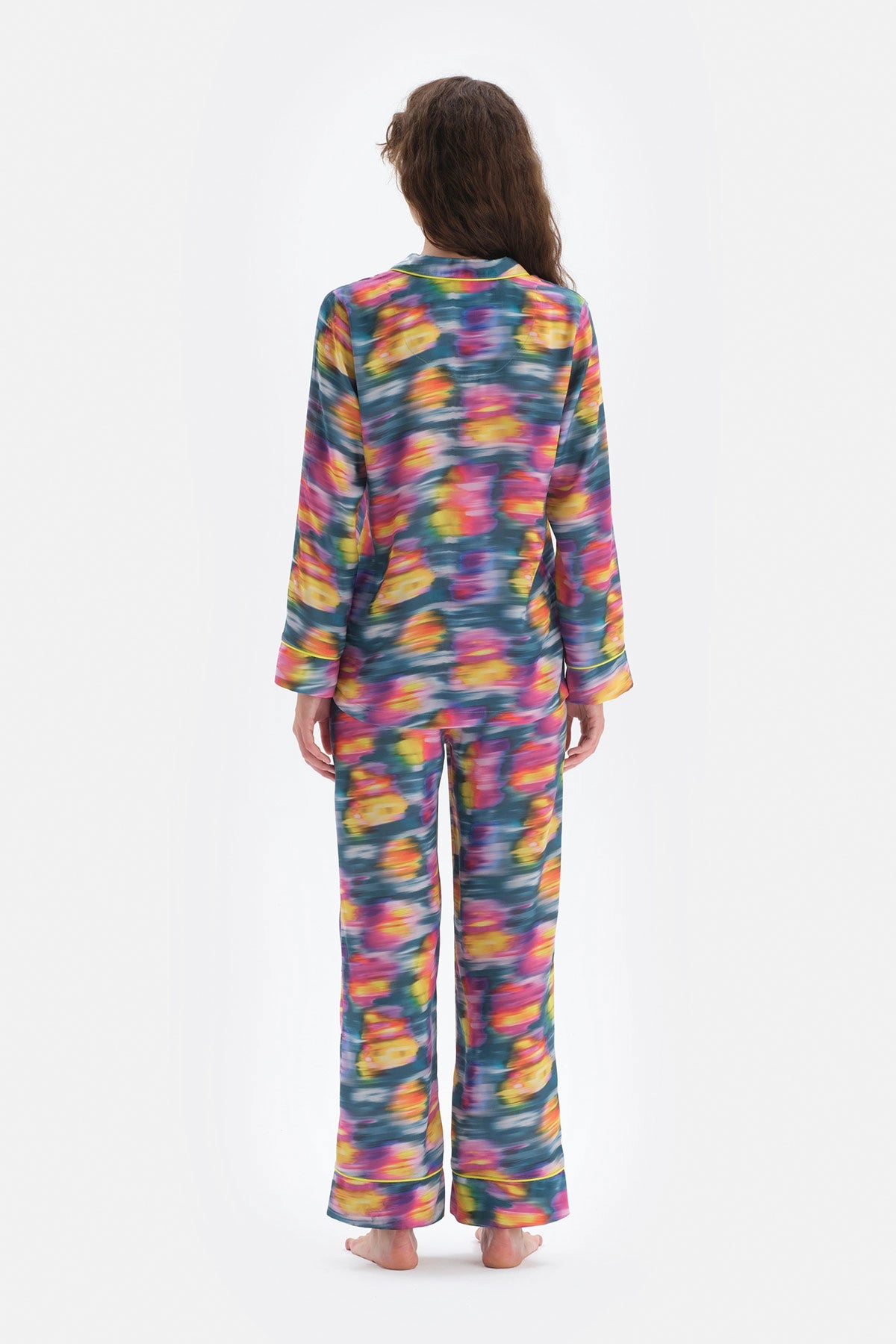 Multicolour Metraj Baskılı Gömlek Yaka Saten Pijama Takımı