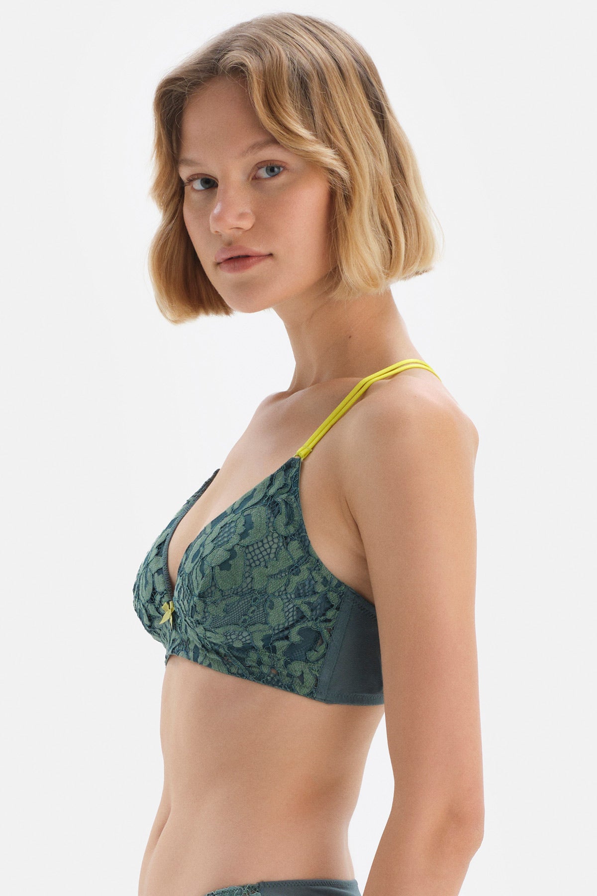 Yeşil Üçgen Tak Çık Kaplı Balensiz File Detaylı Bralet Sütyen