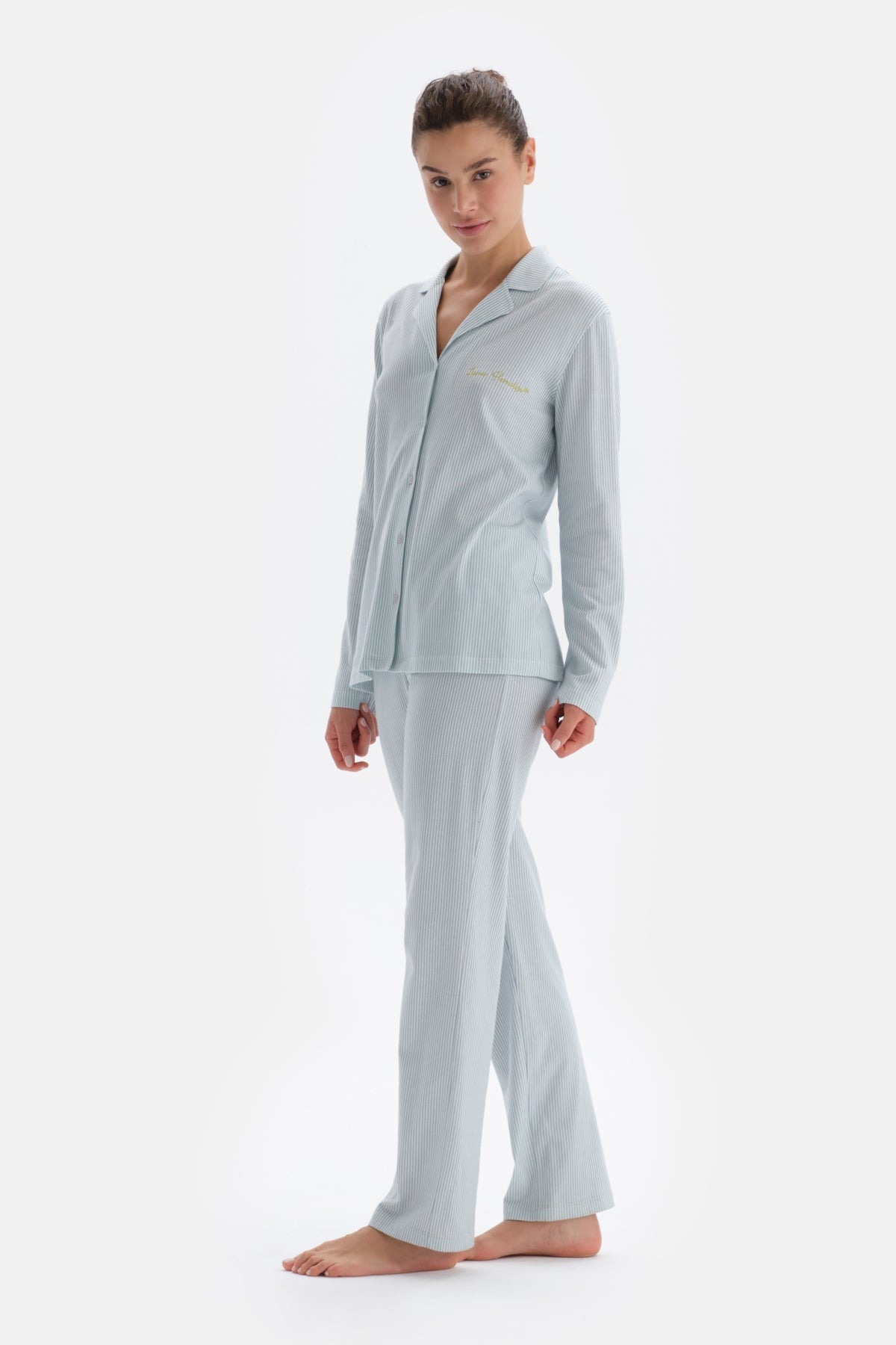 Açık Mavi Gömlek Yaka Nakış Detaylı Pijama Takımı