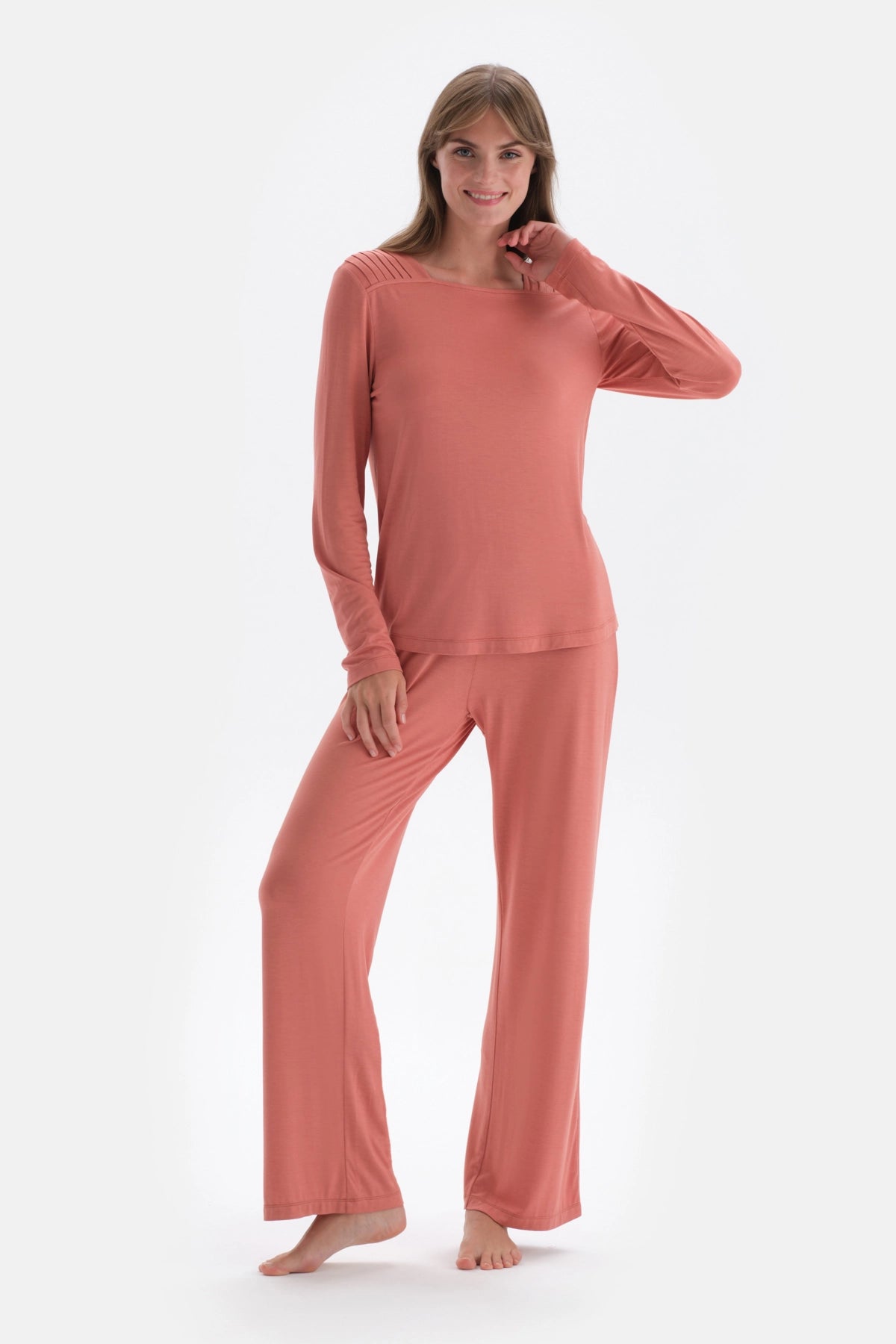 Kiremit Yaka Detaylı Uzun Kollu Örme Pijama Takımı