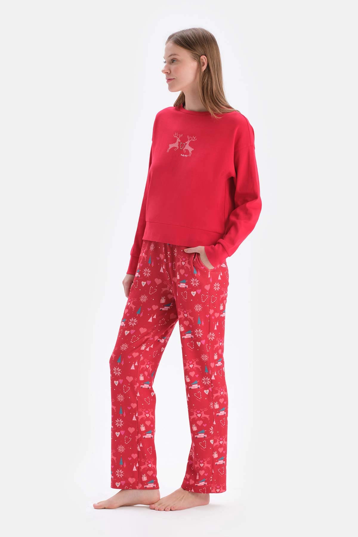 Kırmızı Baskı Detaylı Bisiklet Yaka Pijama Takımı