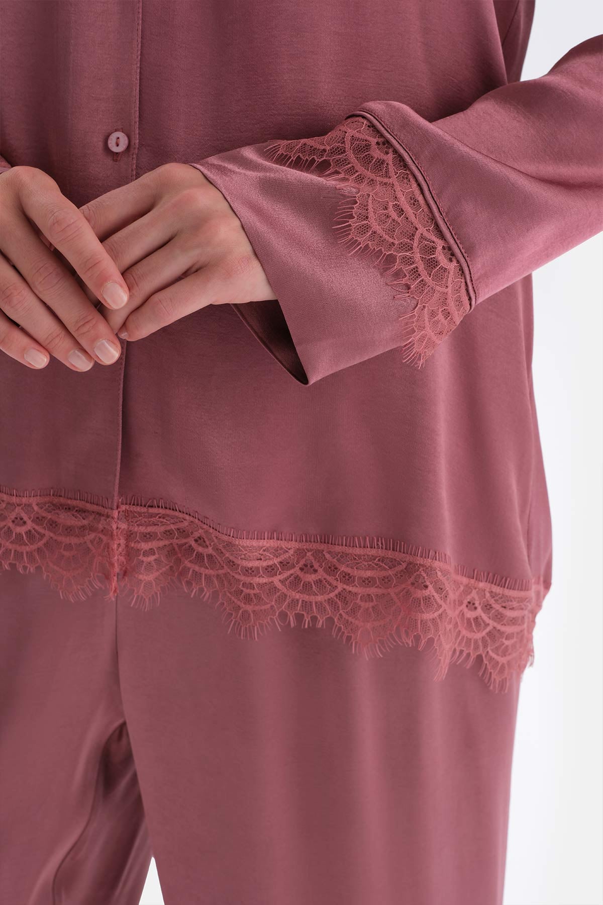 Gül Kurusu Dantel Detaylı Dokuma Gömlek Pijama Üstü