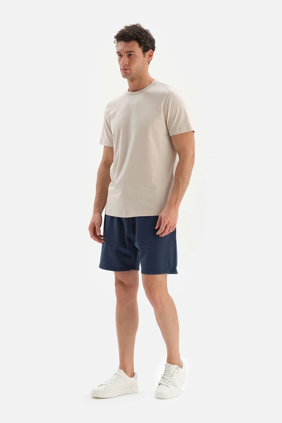 Bej Bisiklet Yaka Supima Pamuklu Kısa Kol T-Shirt