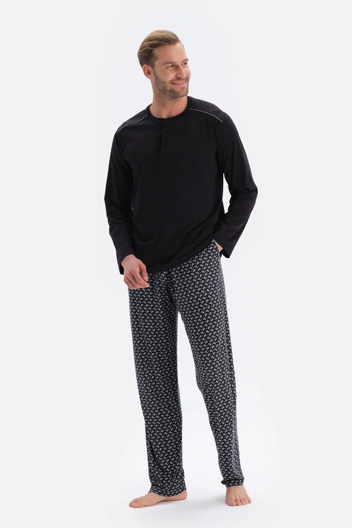 Siyah Uzun Kol Üst Metraj Baskılı Alt Modal Damat Pijama Takımı