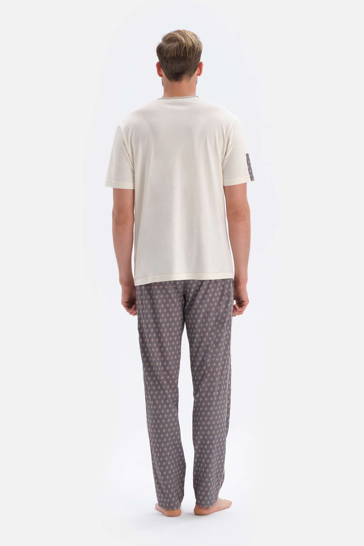 Kırık Beyaz Kısa Kollu Örme Pijama Takımı