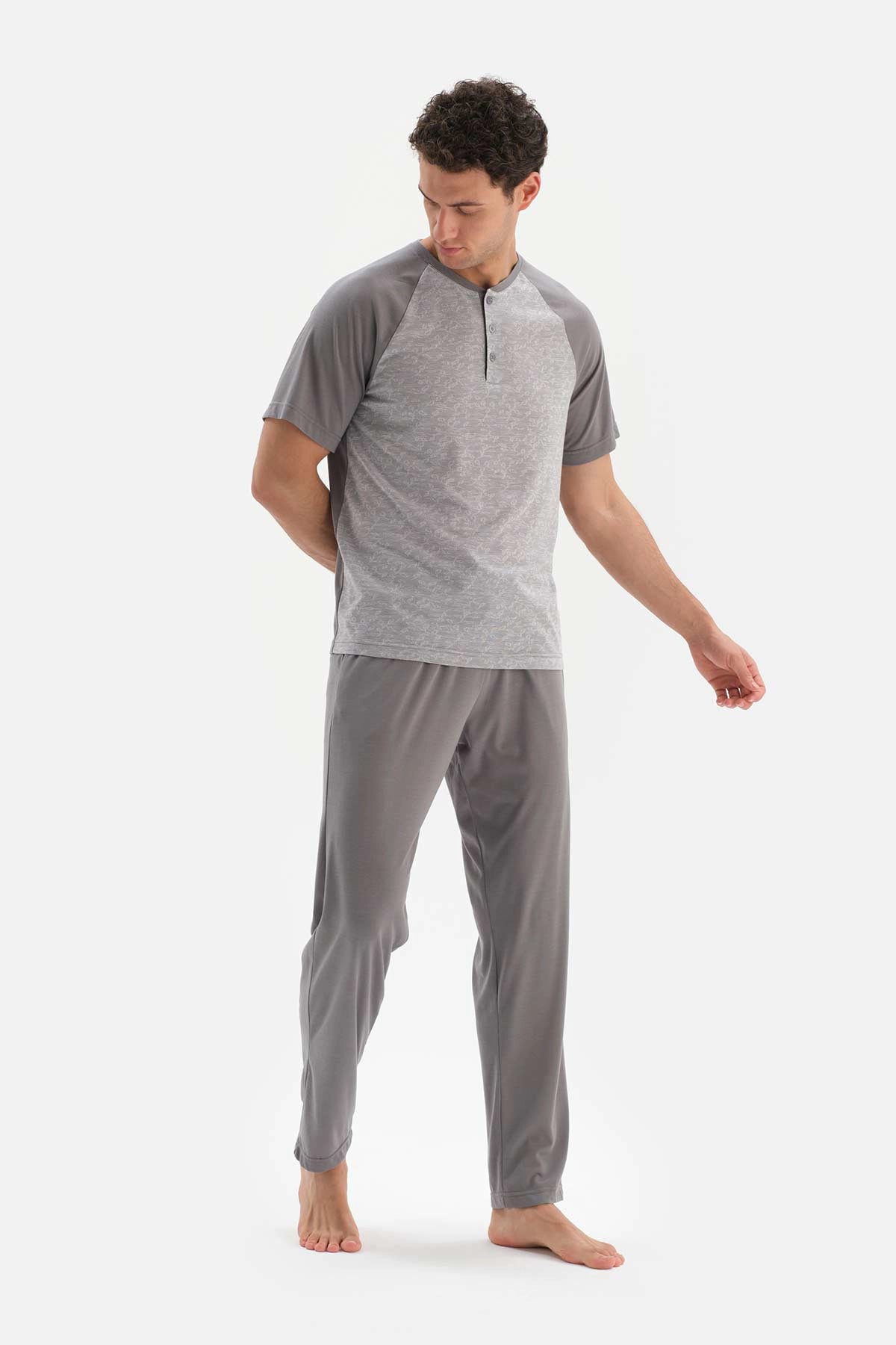Gri Reglan Kol Jakarlı Pijama Takımı