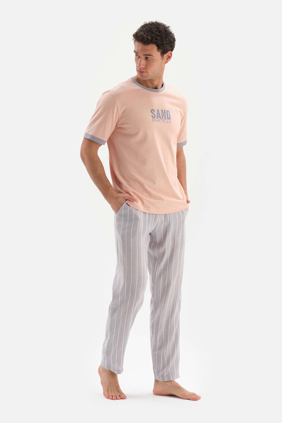 Somon Baskılı Üst Çizgili Dokuma Alt Pijama Takımı