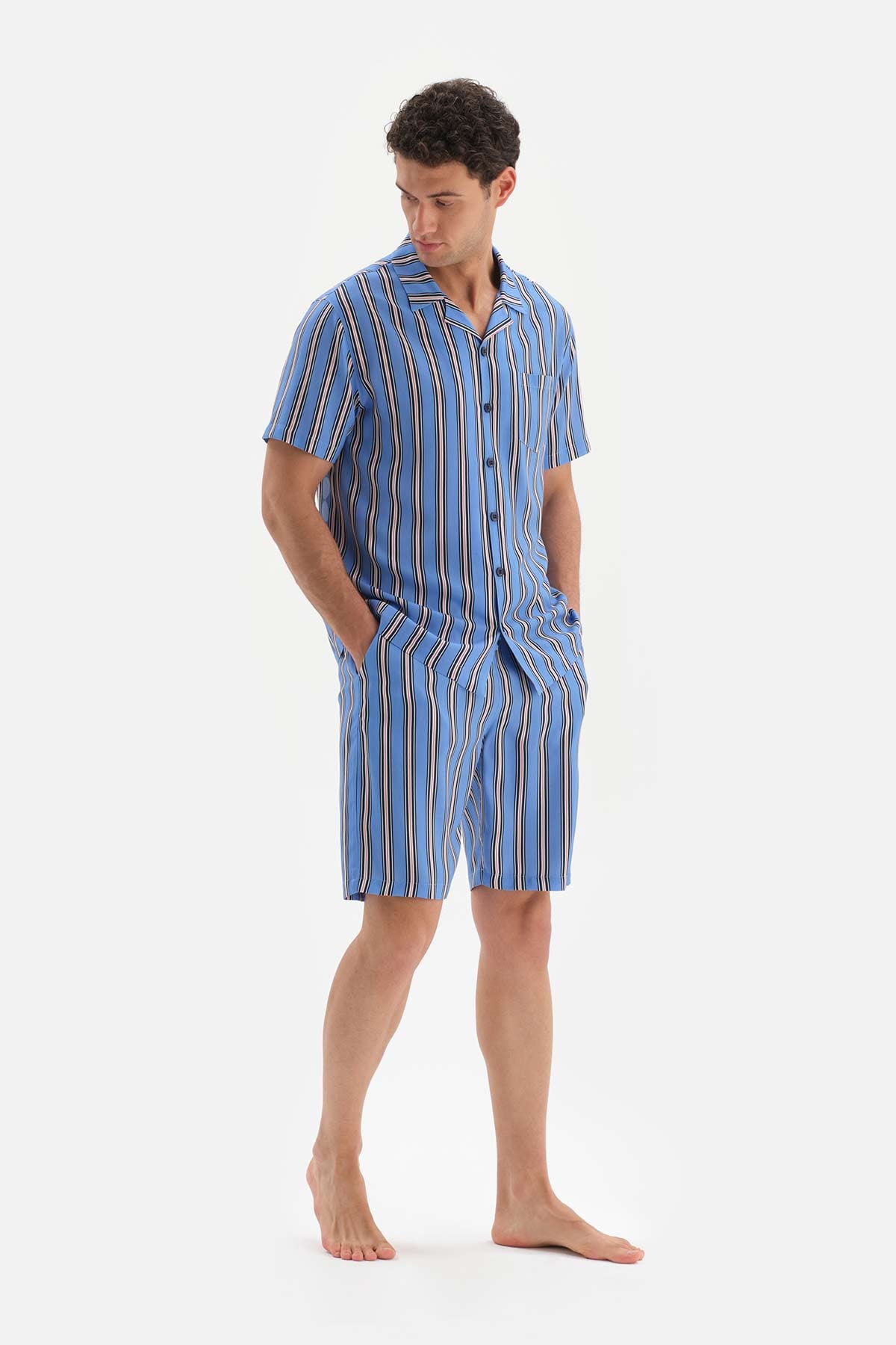 Mavi Gömlek Yaka Çizgili Şortlu Dokuma Pijama Takımı