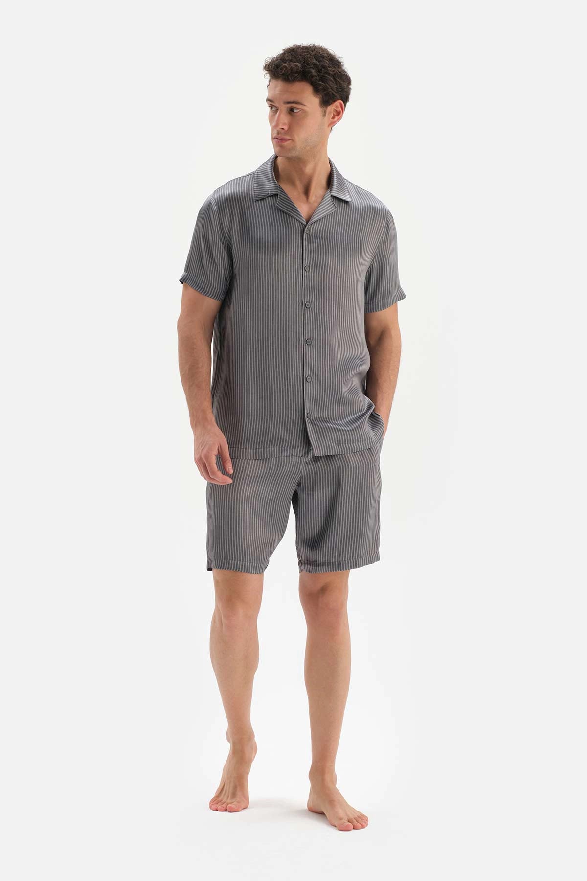 Gri Kısa Kol Jakarlı Saten Damat Pijama Takımı