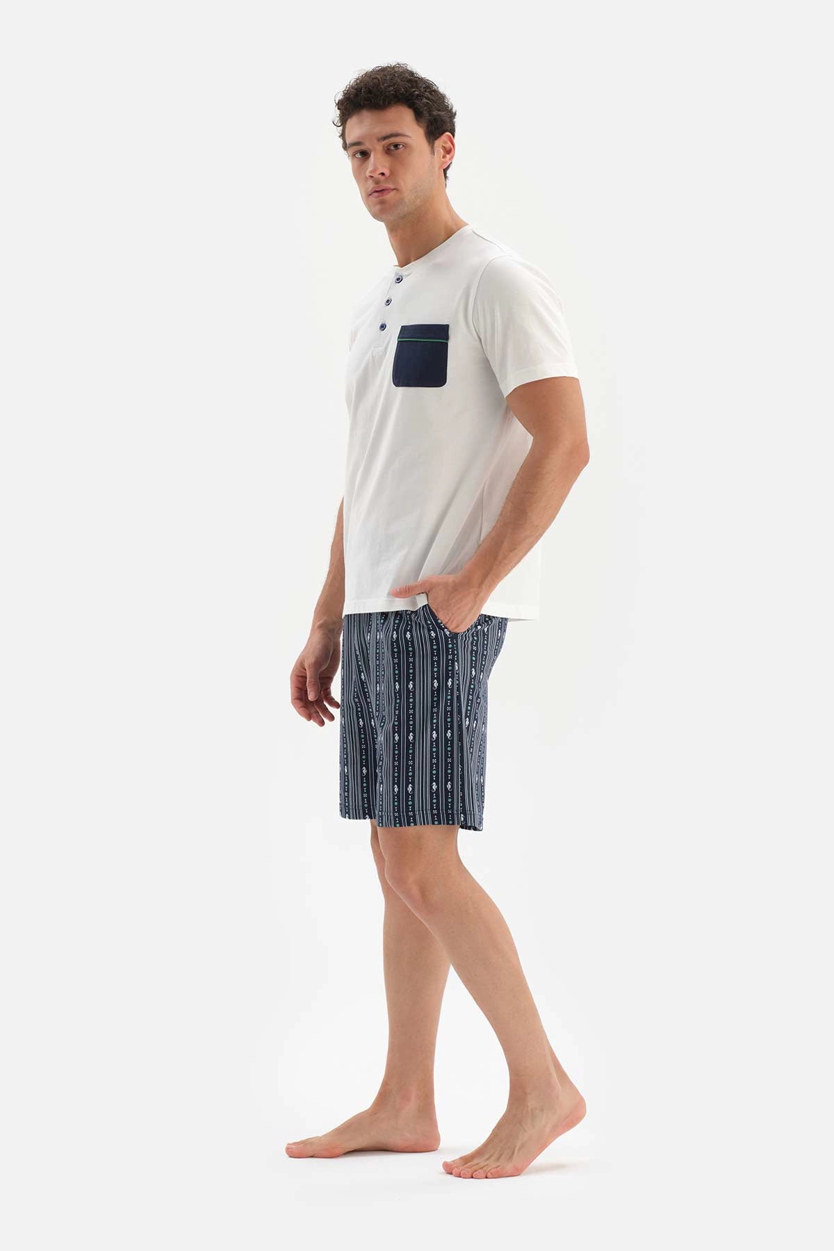 Beyaz Yarım Patlı Kısa Kollu Örme Pijama Takımı