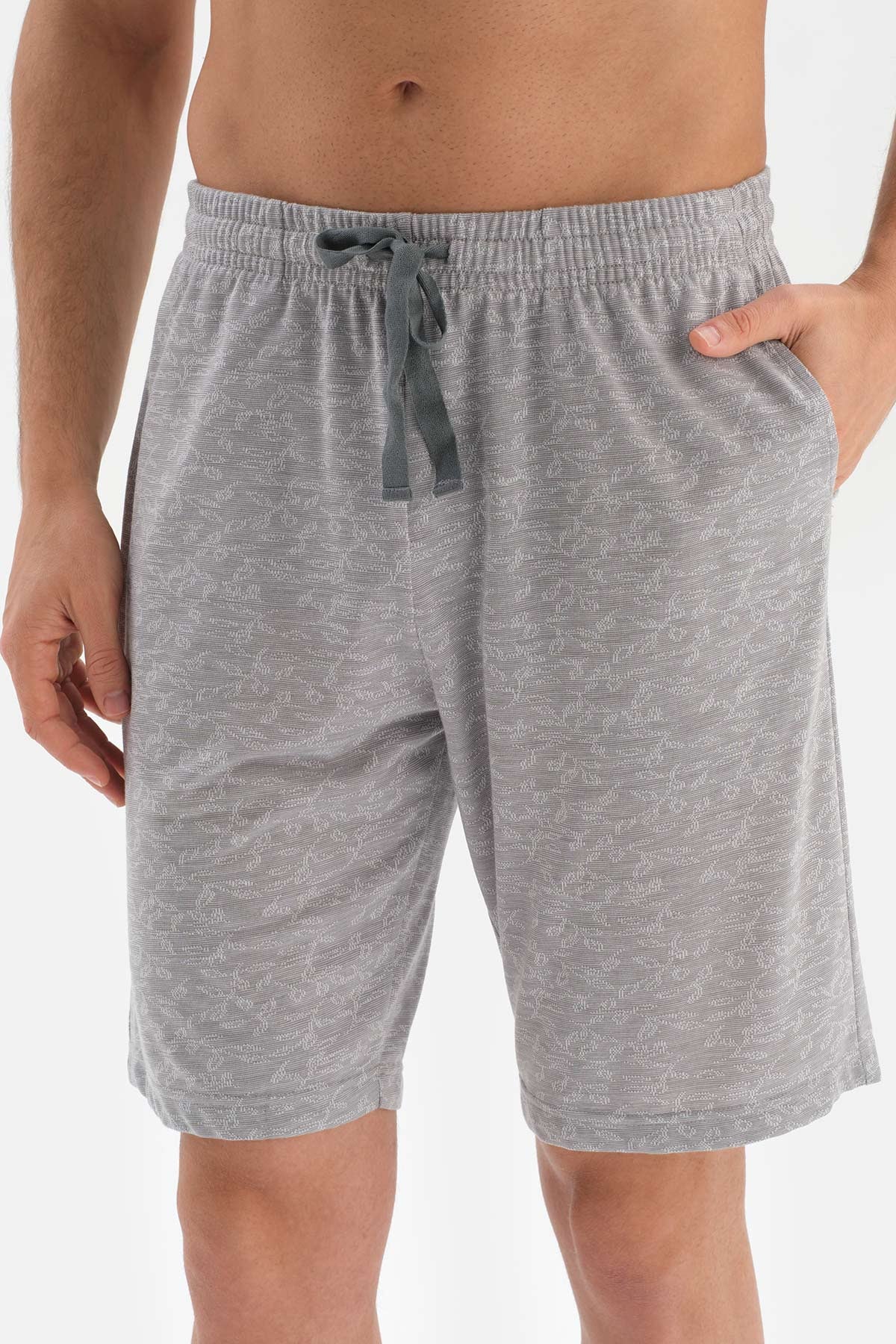 Gri Bisiklet Yaka Jakarlı Şortlu Pijama Takımı