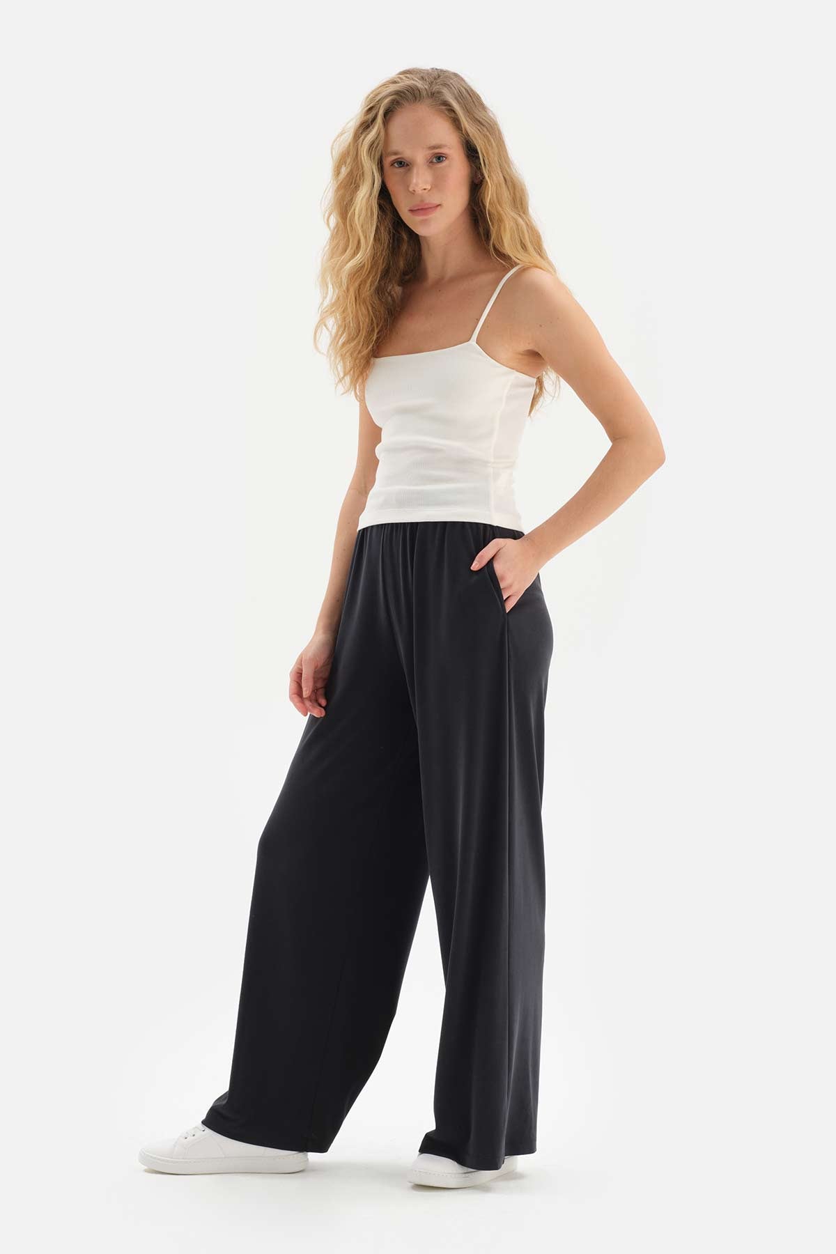 Siyah Beli Lastikli Geniş Paça Cupro Pantolon