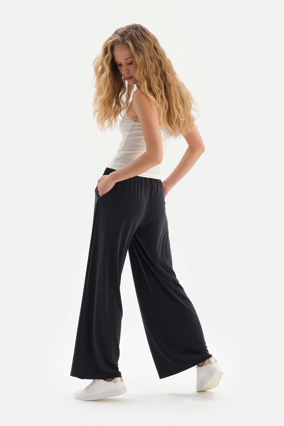 Siyah Beli Lastikli Geniş Paça Cupro Pantolon