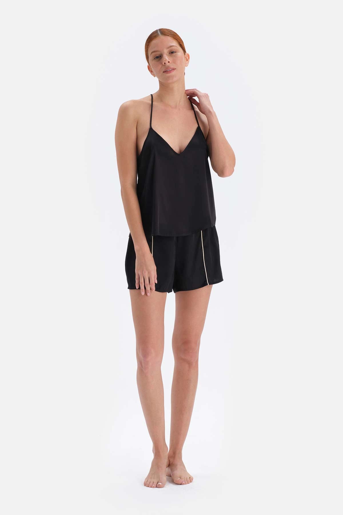 Siyah Sırt Detaylı Saten Bride Şortlu Pijama Takımı