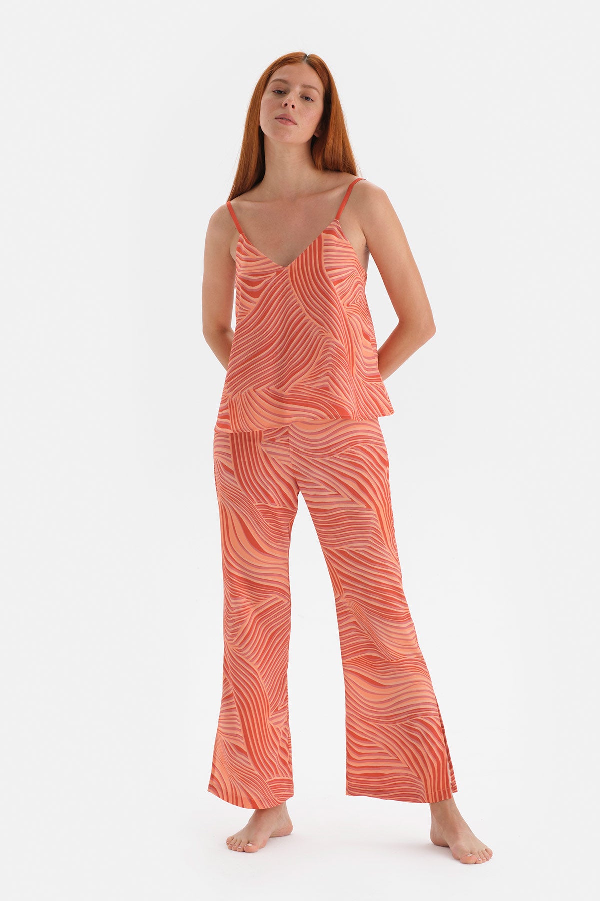 Kiremit Metraj Baskılı Askılı Saten Pijama Takımı