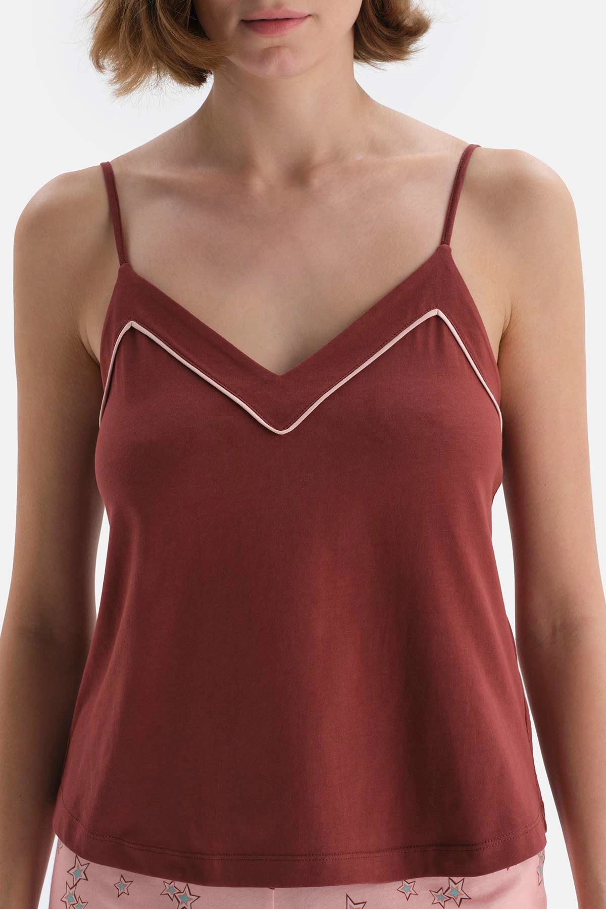 Kahverengi Desenli V Yaka Pamuklu Şortlu Pijama Takımı