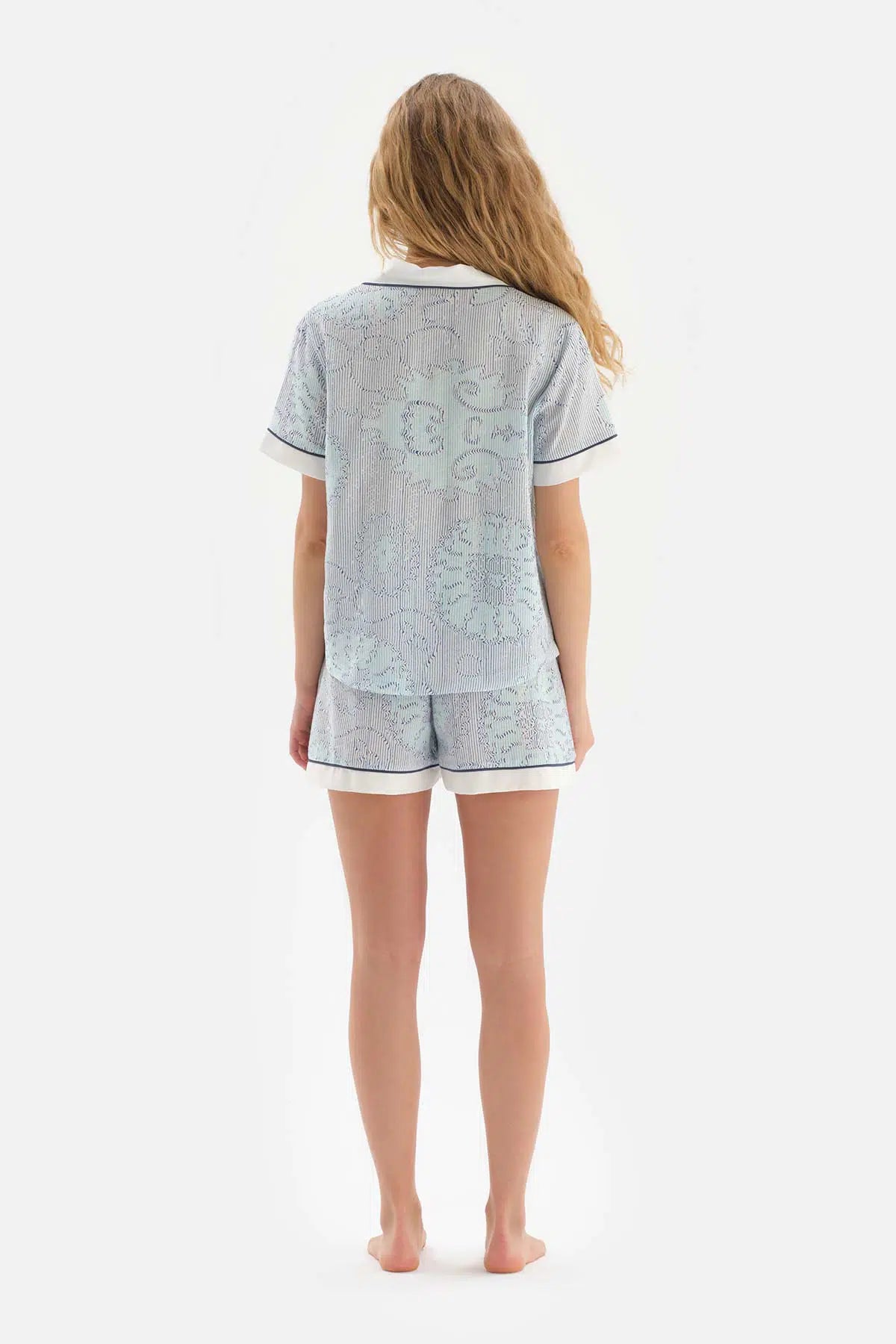 Mavi Gömlek Yaka Çini Desenli Viskon Şortlu Pijama Takımı
