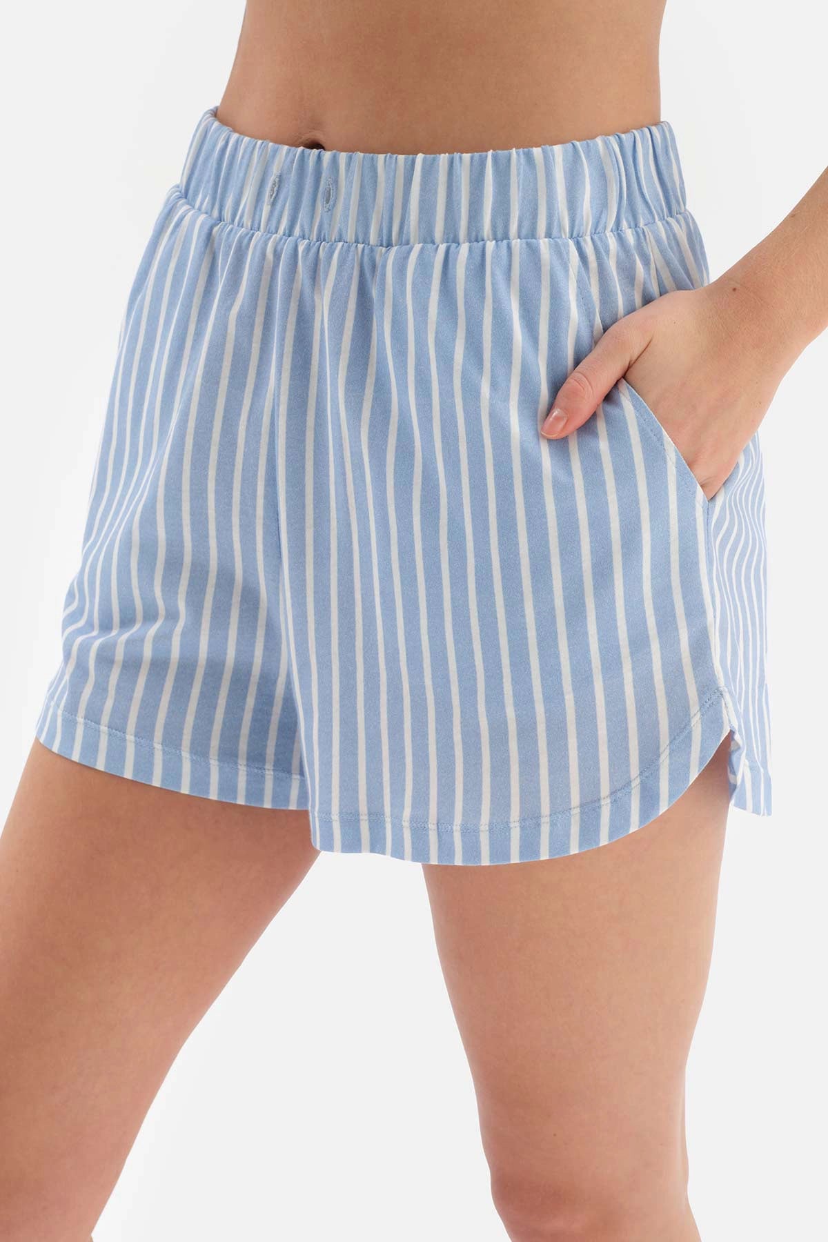 Mavi Nakış Detaylı Gömlek Yaka Pamuklu Şortlu Pijama Takımı