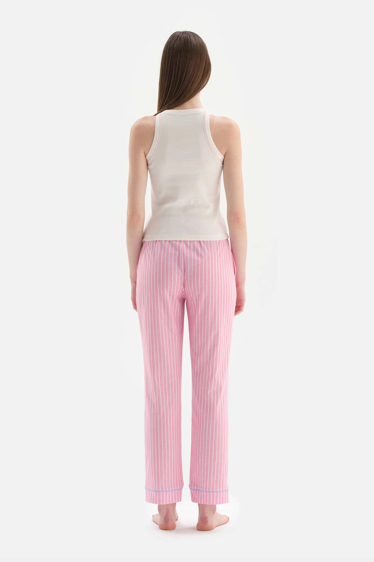 Beyaz Bisiklet Yaka Kolsuz Pamuklu Pijama Takımı