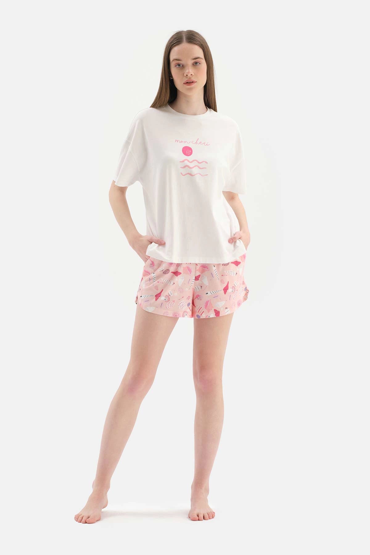 Kırık Beyaz Metraj Baskılı Pamuklu Şortlu Pijama Takımı