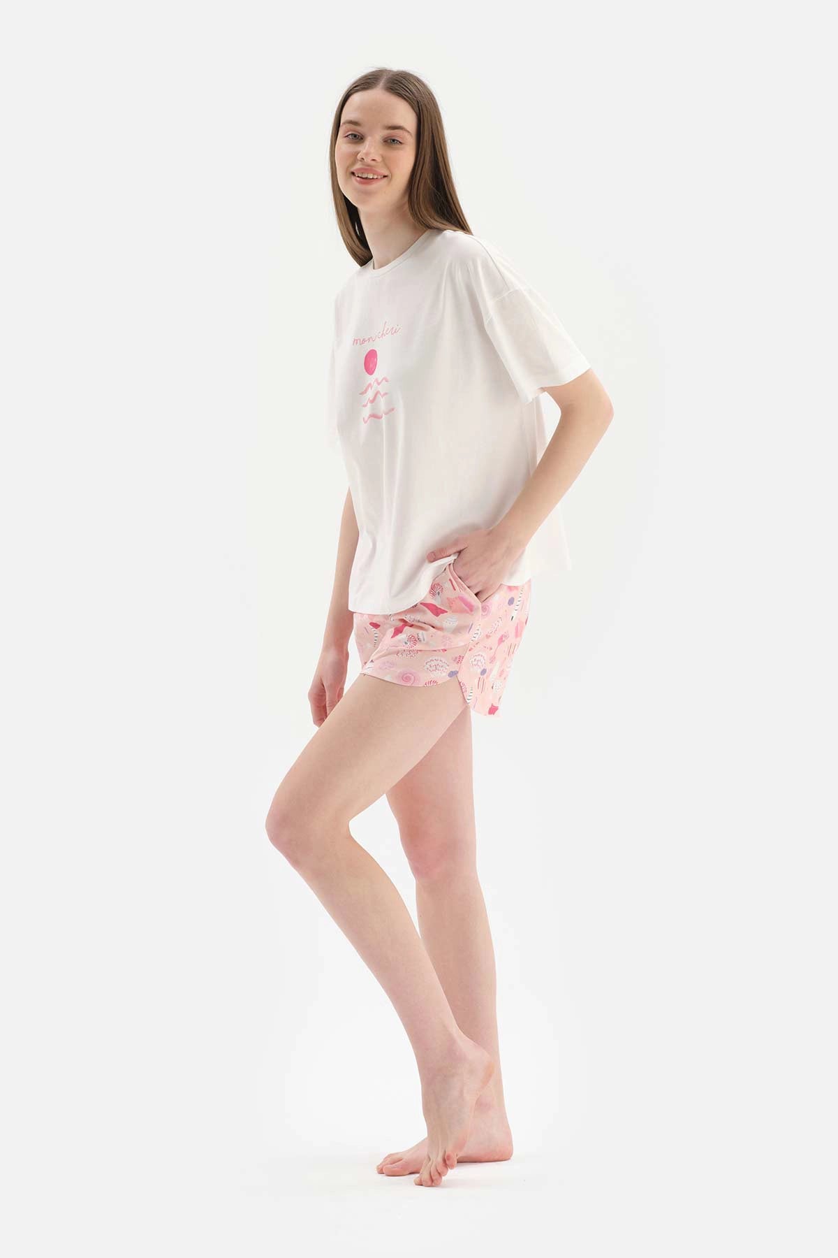 Kırık Beyaz Metraj Baskılı Pamuklu Şortlu Pijama Takımı