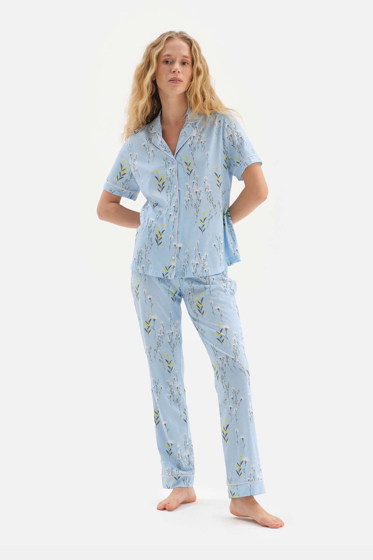 Açıkmavi Gömlek Yaka Çiçek Desenli Modal Pijama Takımı