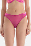 Pembe Tül Detaylı Dantelli Slip