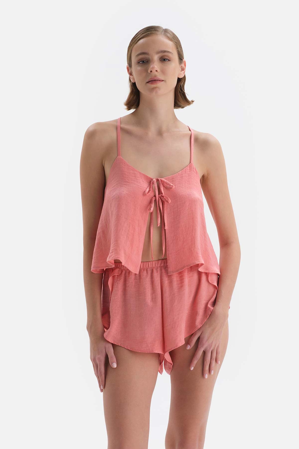 Pembe Kalp Detaylı Saten Şortlu Pijama Takımı