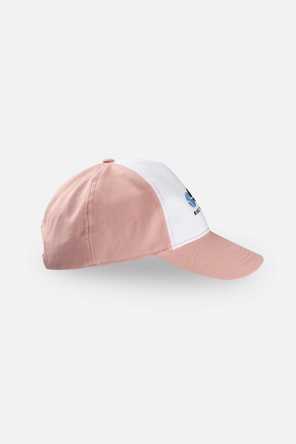 Pembe Kadın is Kep Şapka