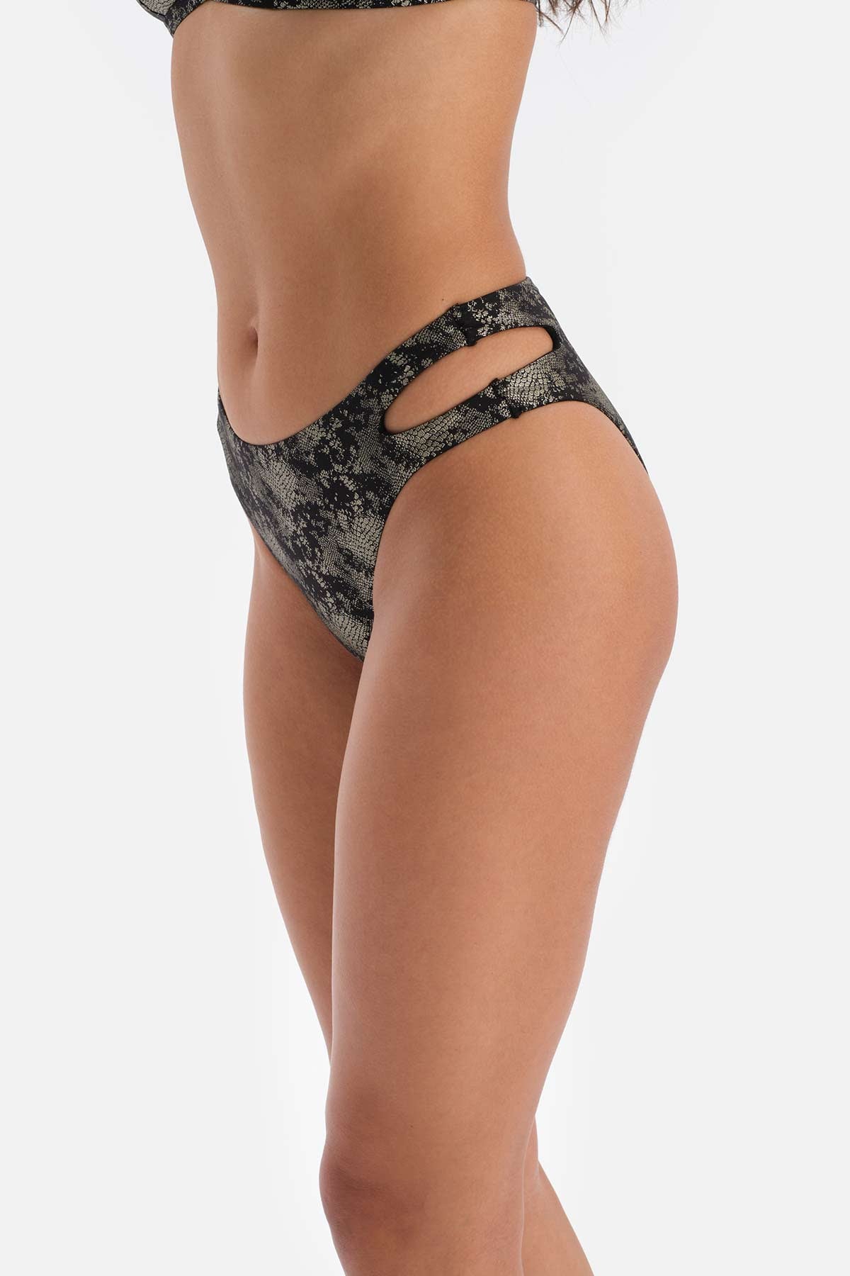 Siyah Leopar Detaylı Normal Bel Bikini Altı