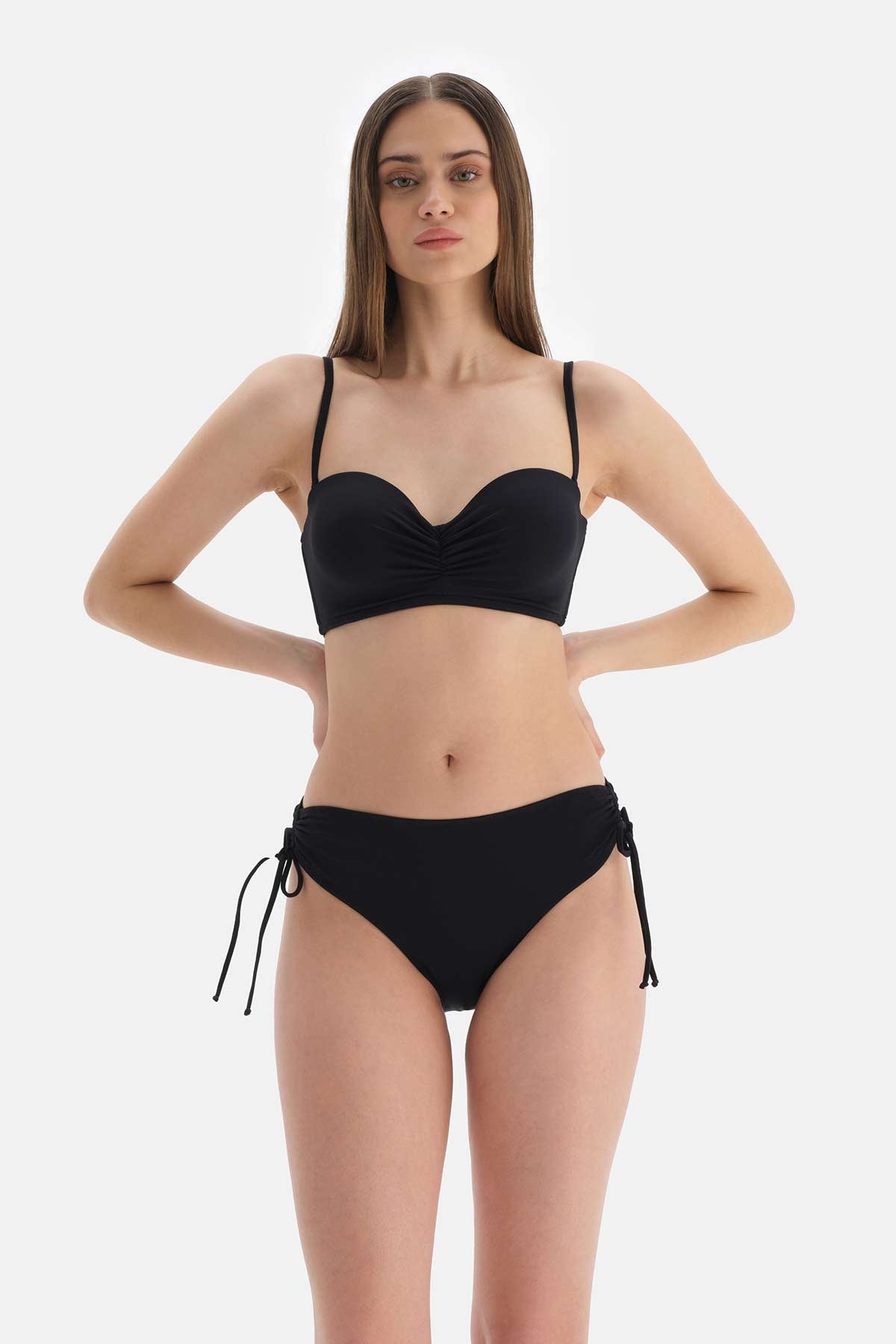 Siyah Straplez Kaplı Bikini Üstü