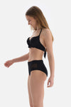 Siyah Kaplı Balenli Bikini Üstü