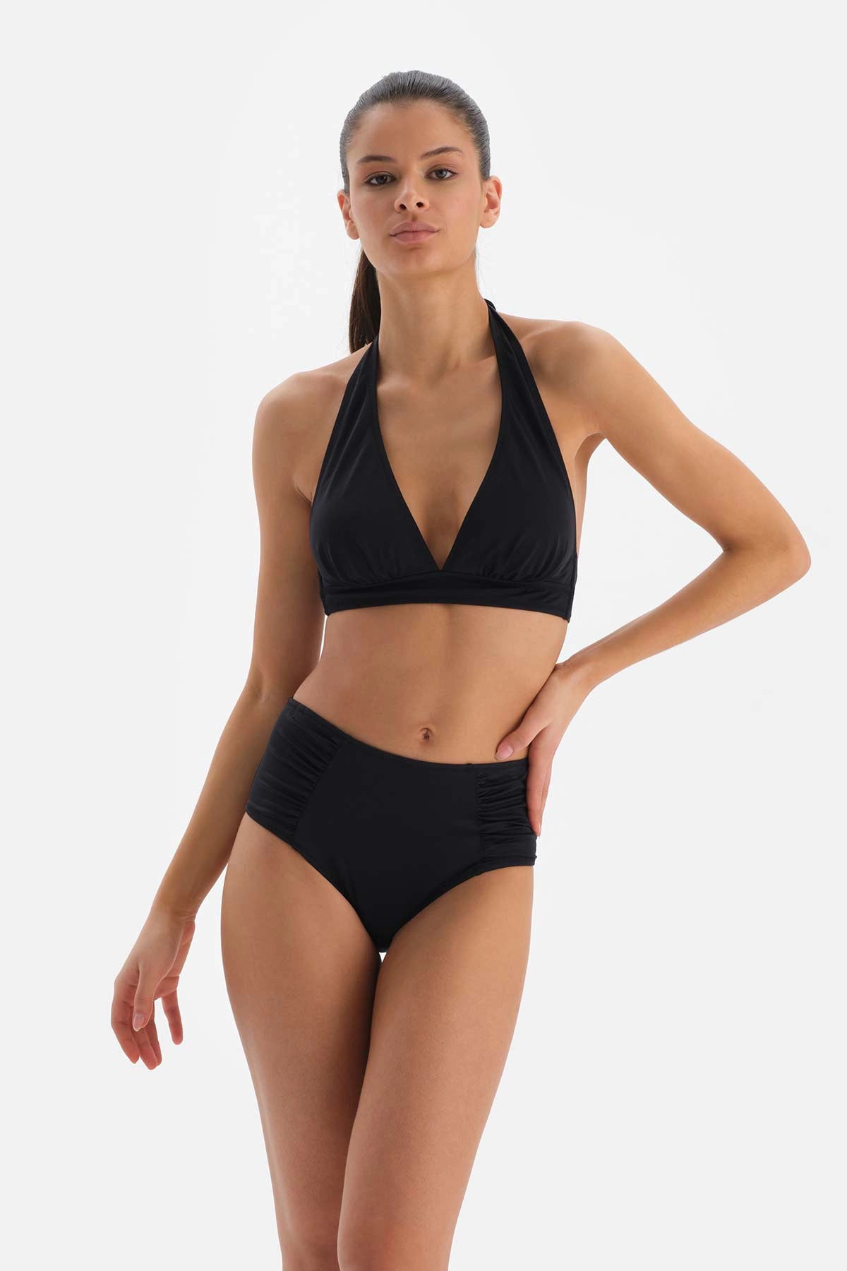Siyah Üçgen Geniş Bikini Üst