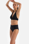 Siyah Üçgen Geniş Bikini Üst