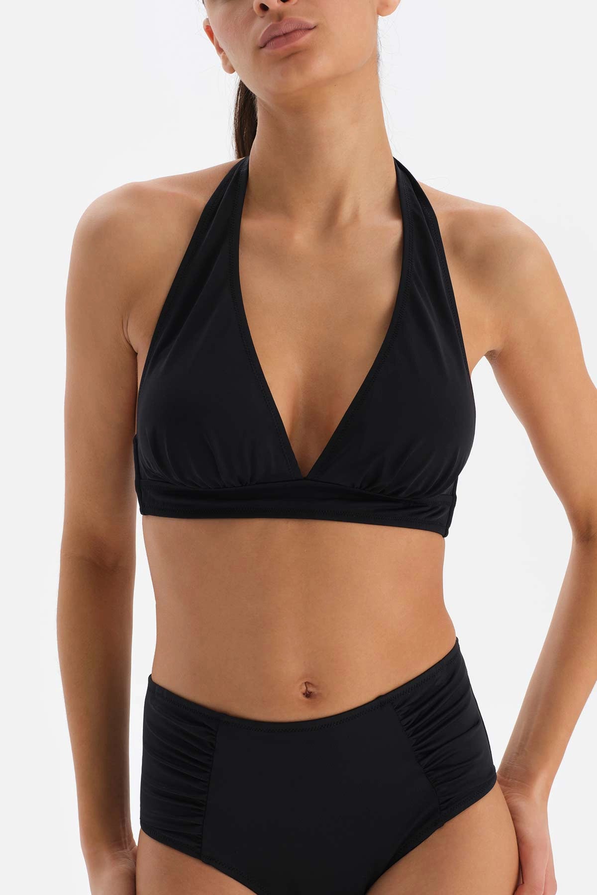 Siyah Üçgen Geniş Bikini Üst