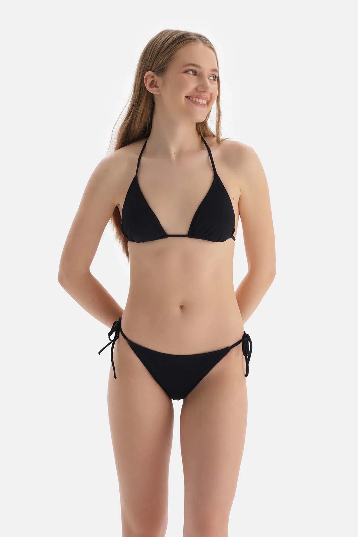 Siyah Üçgen Küçük Bikini Üstü