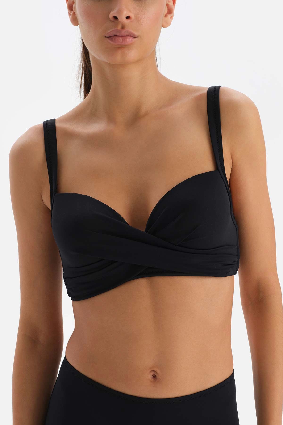 Siyah Kaplı Bikini Üstü