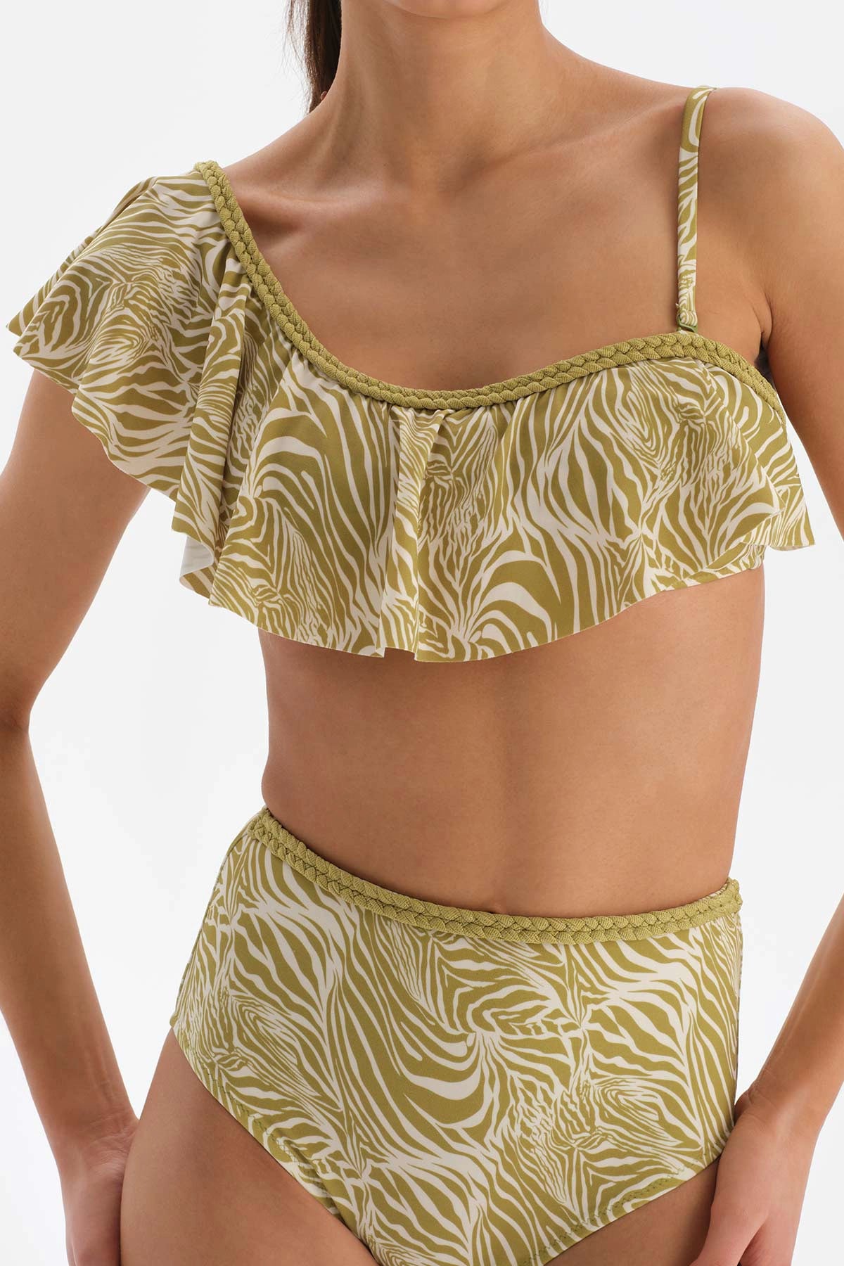 Fıstık Yeşili Volanlı Bikini Üstü