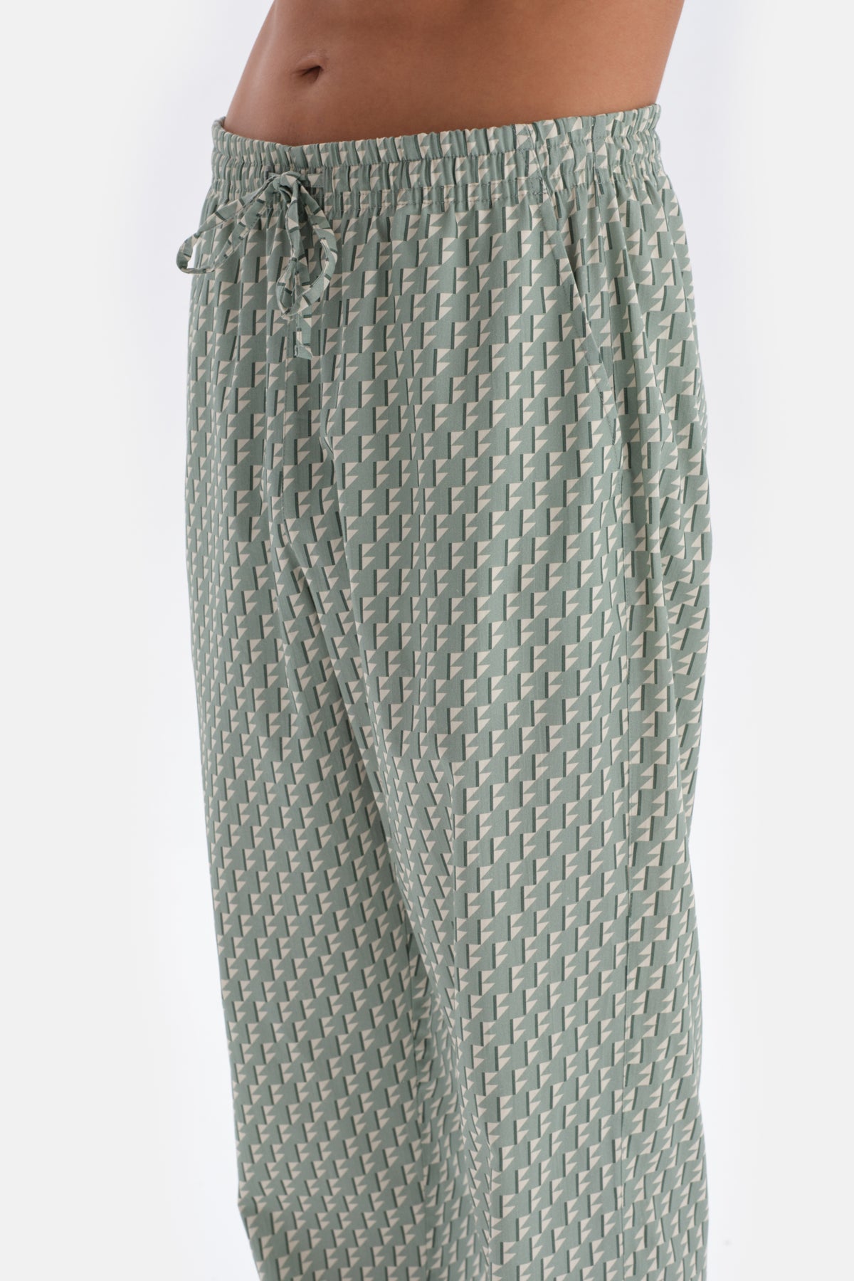 Mint Yeşili Yarım Patlı Uzun Kollu Baskı Detaylı Pijama Takımı