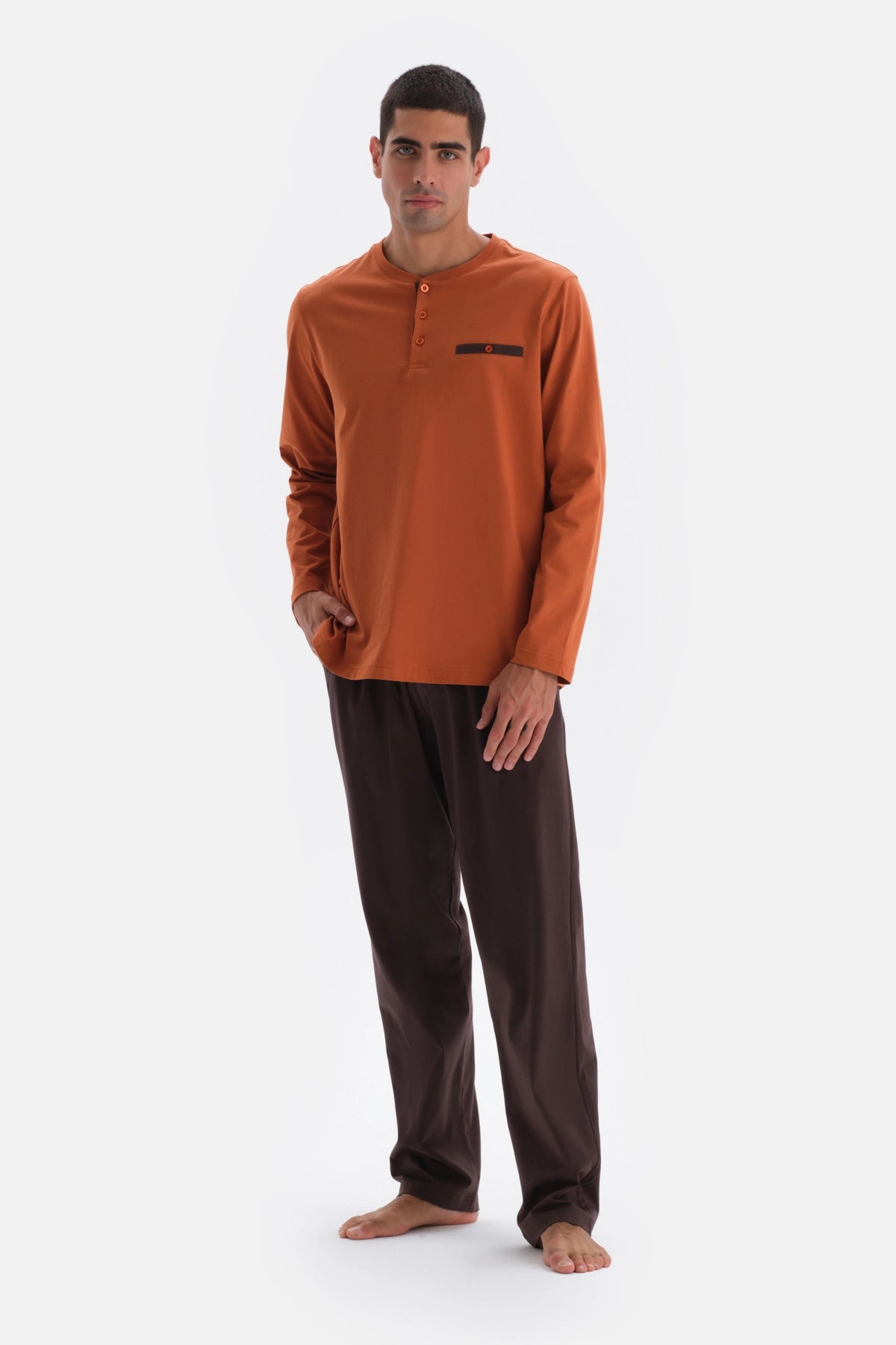 Kahverengi Yarım Patlı Uzun Kollu Örme Pijama Takımı