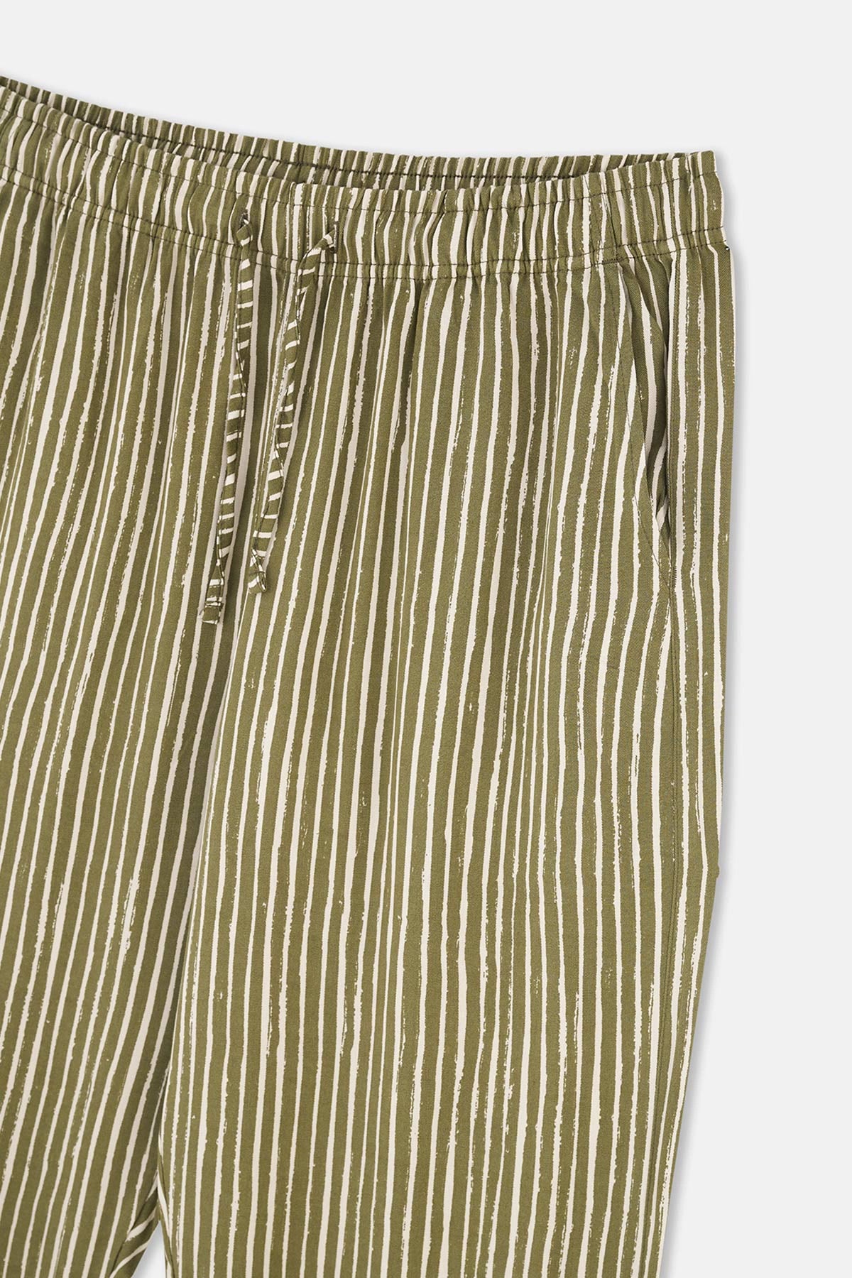 Yeşil Baskı Detaylı Uzun Kollu Altı Dokuma Pijama Takımı