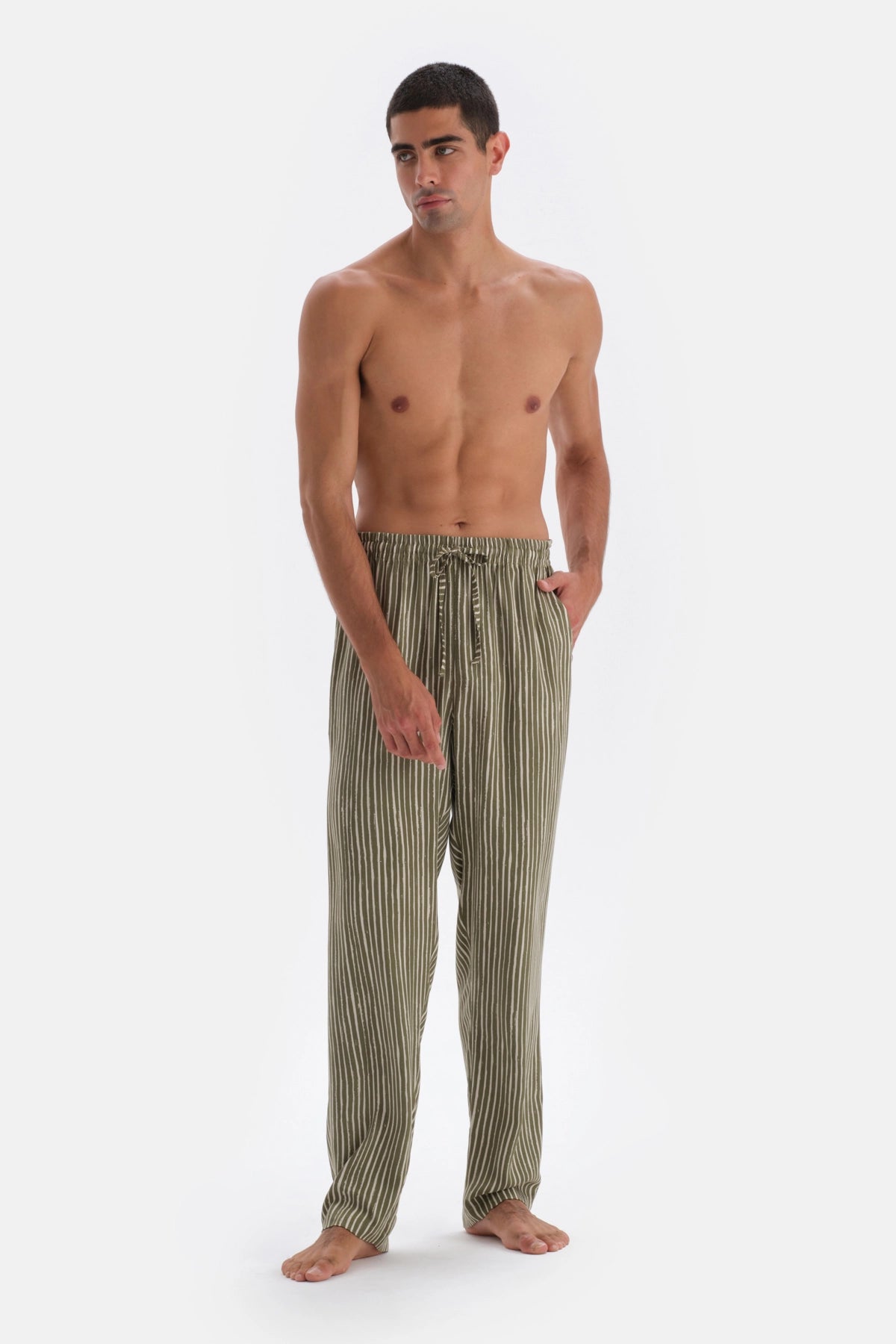 Yeşil Baskı Detaylı Uzun Kollu Altı Dokuma Pijama Takımı