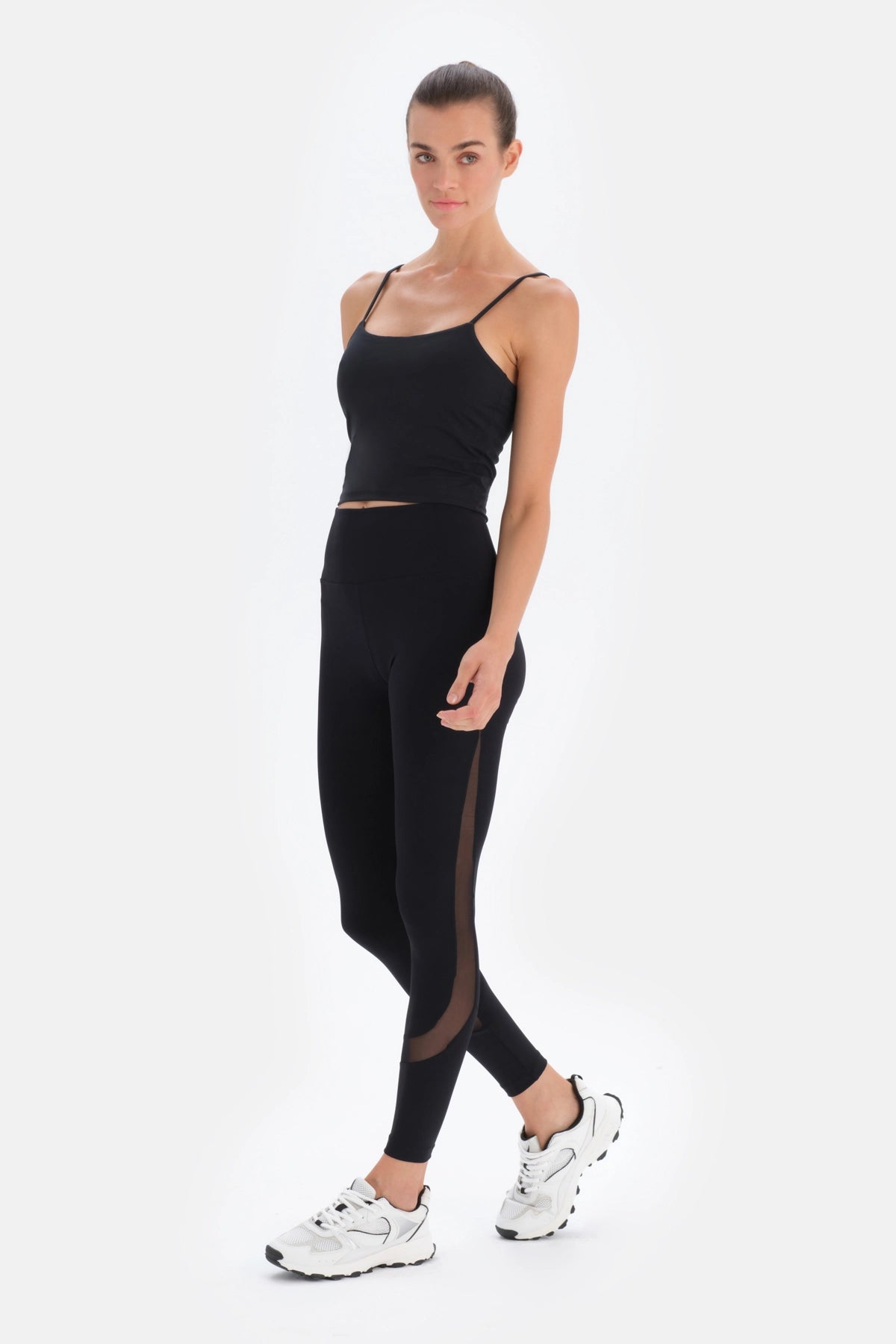 Siyah Dagi Active Askılı Crop Atlet