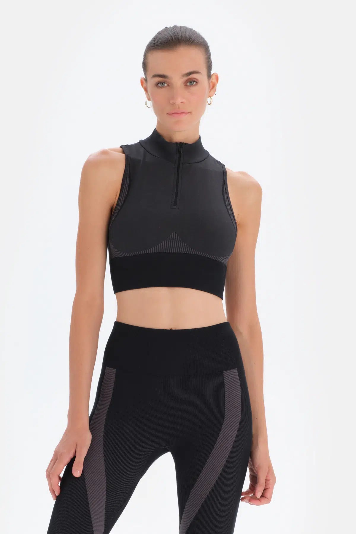 Siyah Dagi Active Seamless Fermuarlı Sporcu Sütyeni