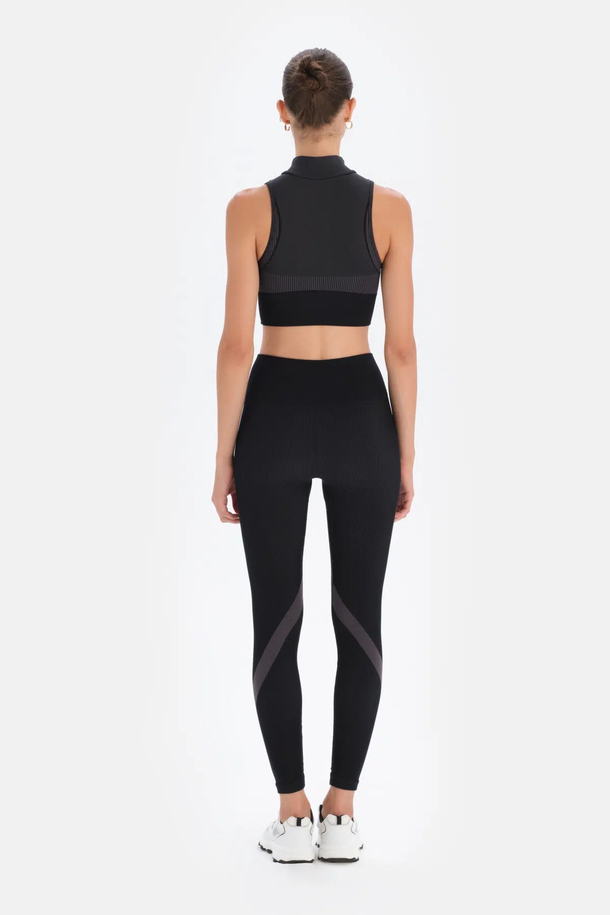 Siyah Dagi Active Seamless Fermuarlı Sporcu Sütyeni