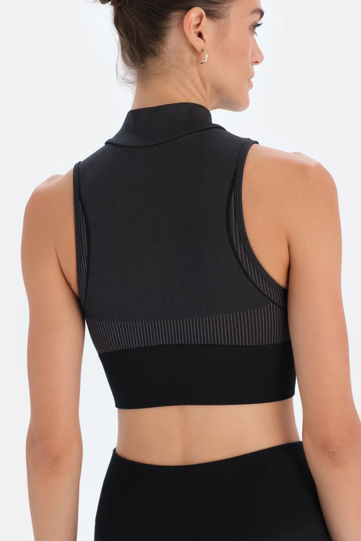 Siyah Dagi Active Seamless Fermuarlı Sporcu Sütyeni