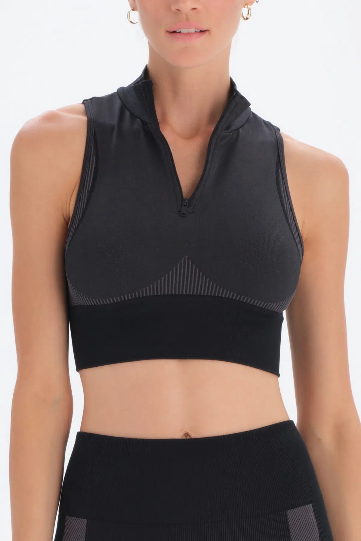 Siyah Dagi Active Seamless Fermuarlı Sporcu Sütyeni